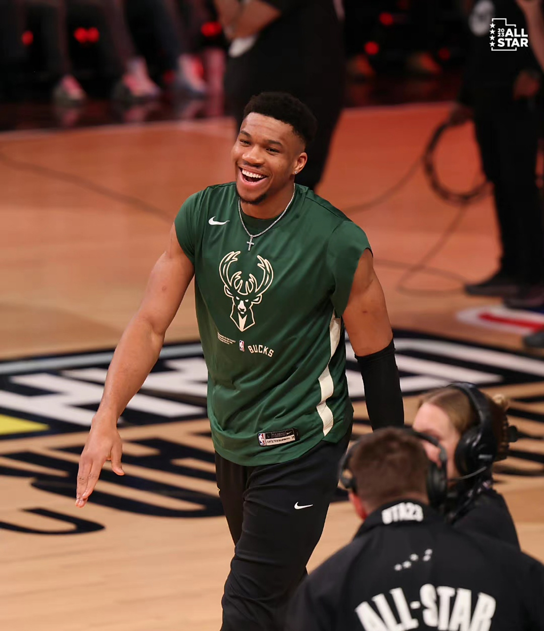 篮网客场击败雄鹿,取得关键胜利 篮网客场击败雄鹿,取得关键胜利