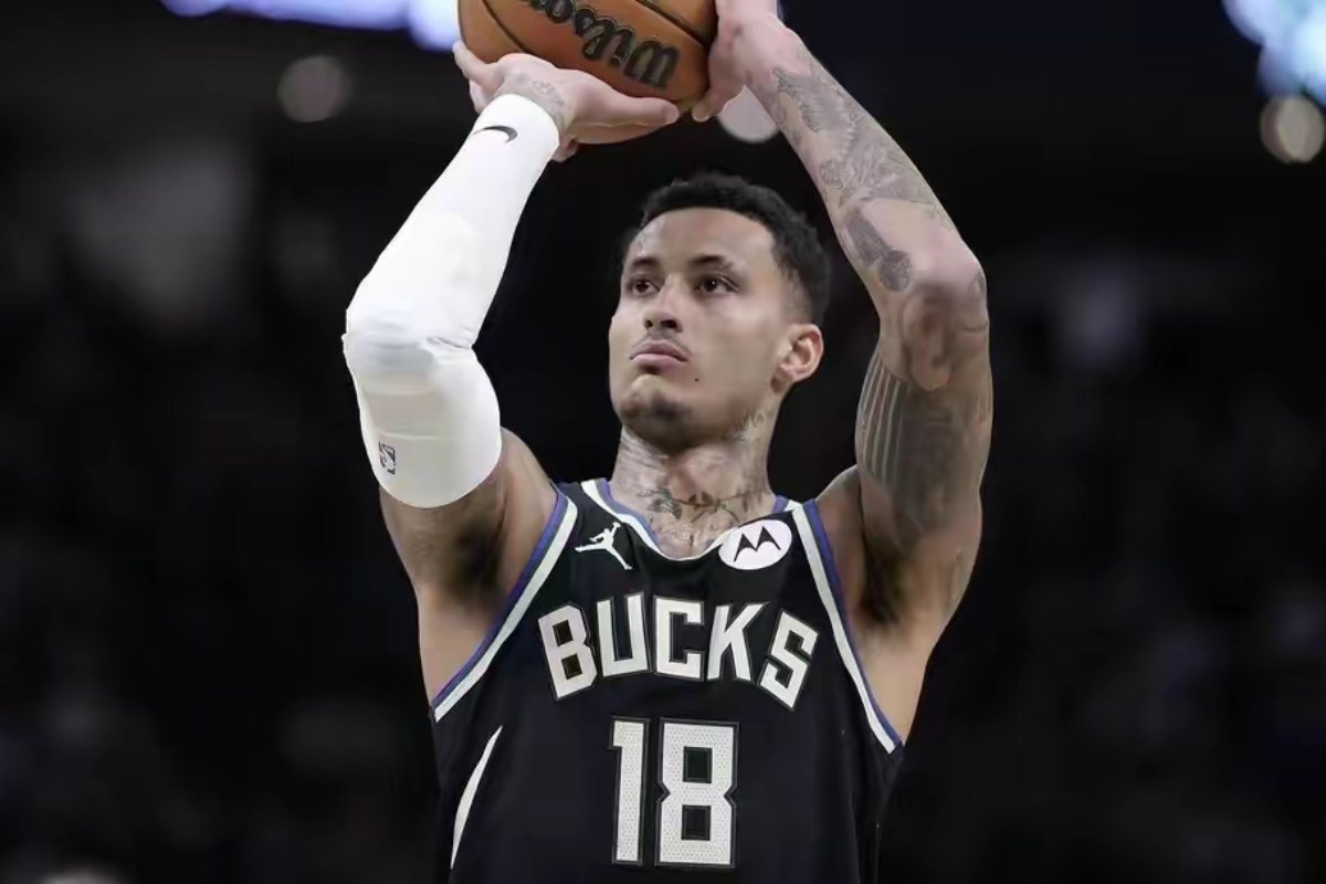 米德尔顿发挥出色助雄鹿在榜首 米德尔顿发挥出色助雄鹿在榜首