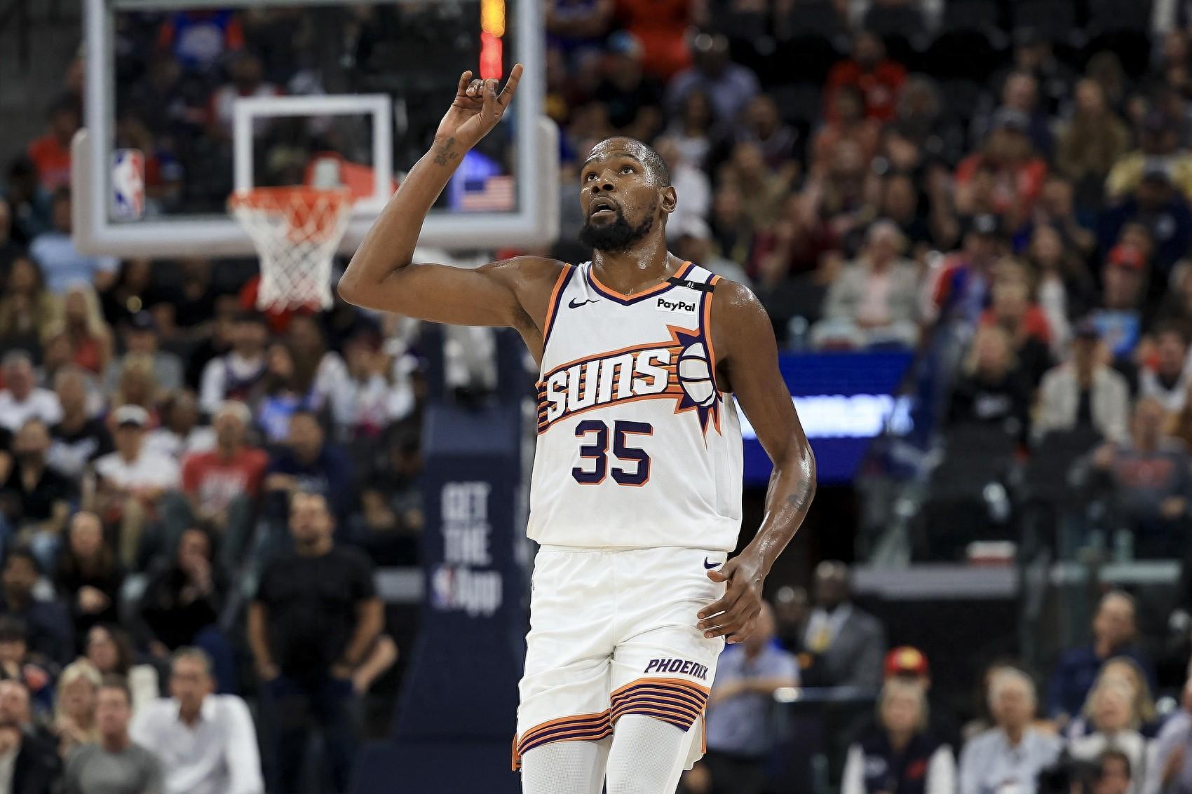 太阳击败快船,布克砍下35分 太阳击败快船,布克砍下35分