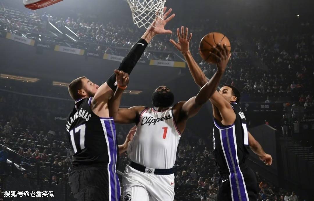 快船完胜国王,继续领跑西部 快船完胜国王,继续领跑西部