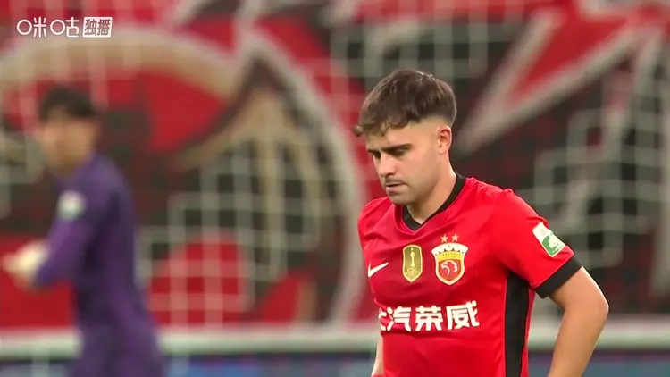 上港2-0富力,继续保持不败纪录 上港2-0富力,继续保持不败纪录