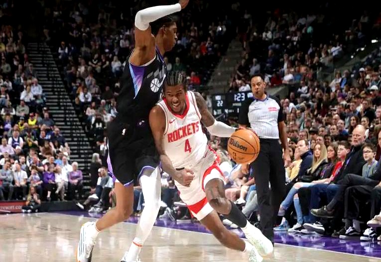 凯尔特人队惊险战胜火箭